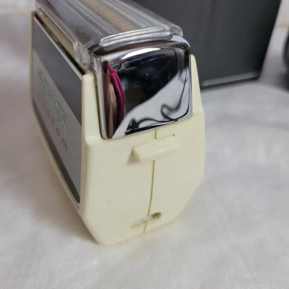 Schick Custom Comfort Control Electric Razor vtg w/Case Working see video men's